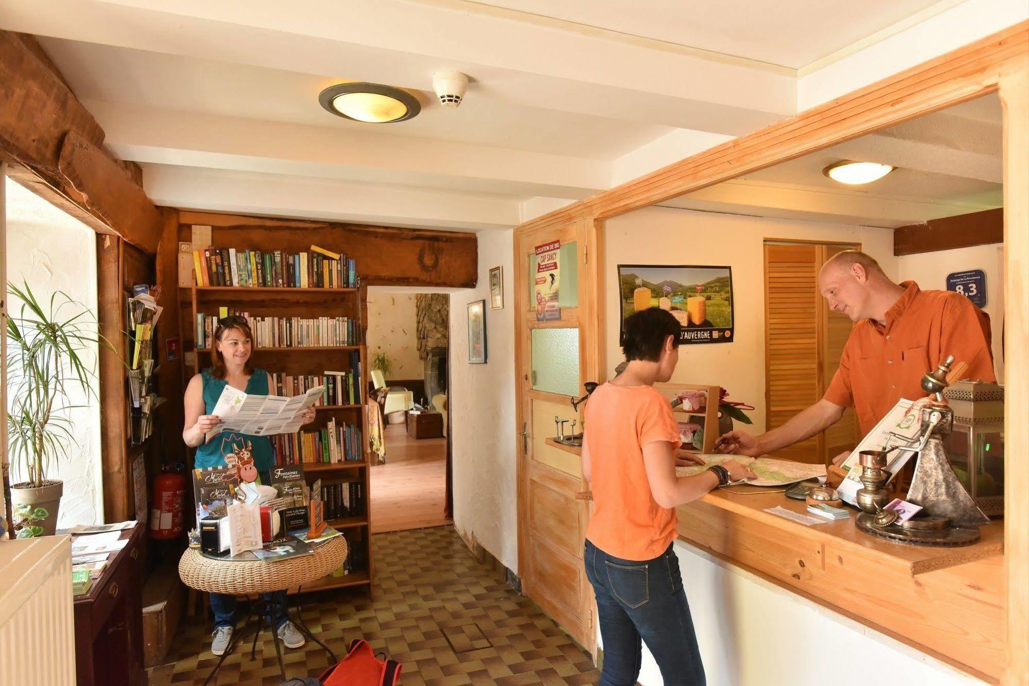 Auberge De La Providence Saint-Donat Eksteriør billede